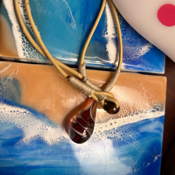 Hemp with Lampwork red swirled glass teardrop pendant - Picture 7 of 12